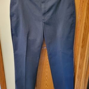 Men's cotton LLBean pants, sz 38W x 30L, navy color